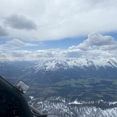 Flugwegposition um 11:56:59: Aufgenommen in der Nähe von Gemeinde Abtenau, Österreich in 2200 Meter